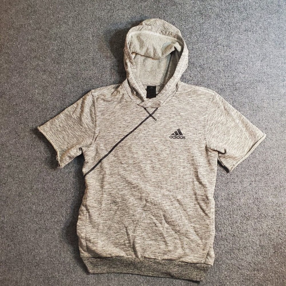Adidas Women Gray Short Sleeve Ruff Cut Hoodie Size L  Snap Bottom RN-88387